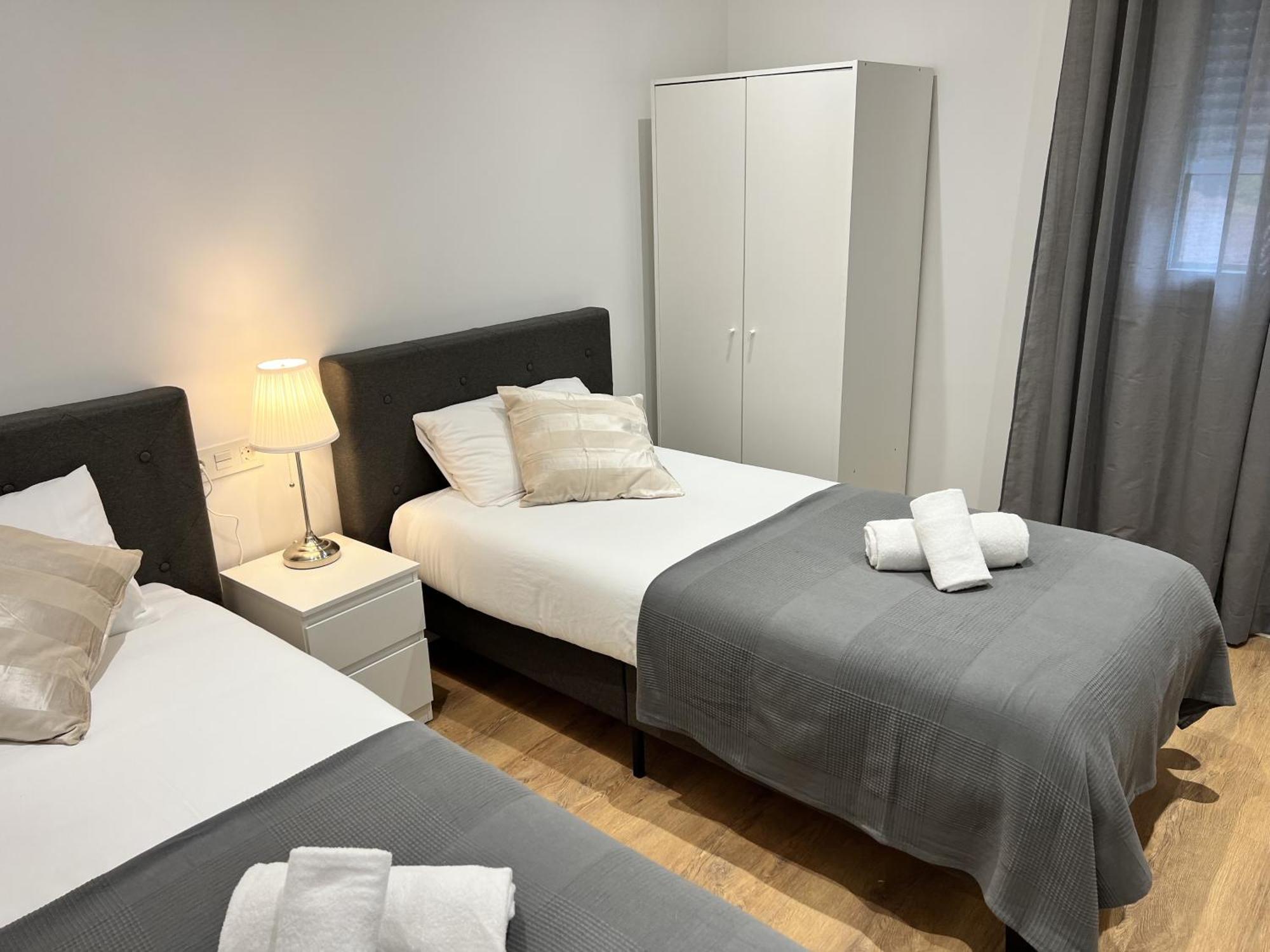 Apartamenticos Plaza Las Armas III Сарагоса Екстериор снимка