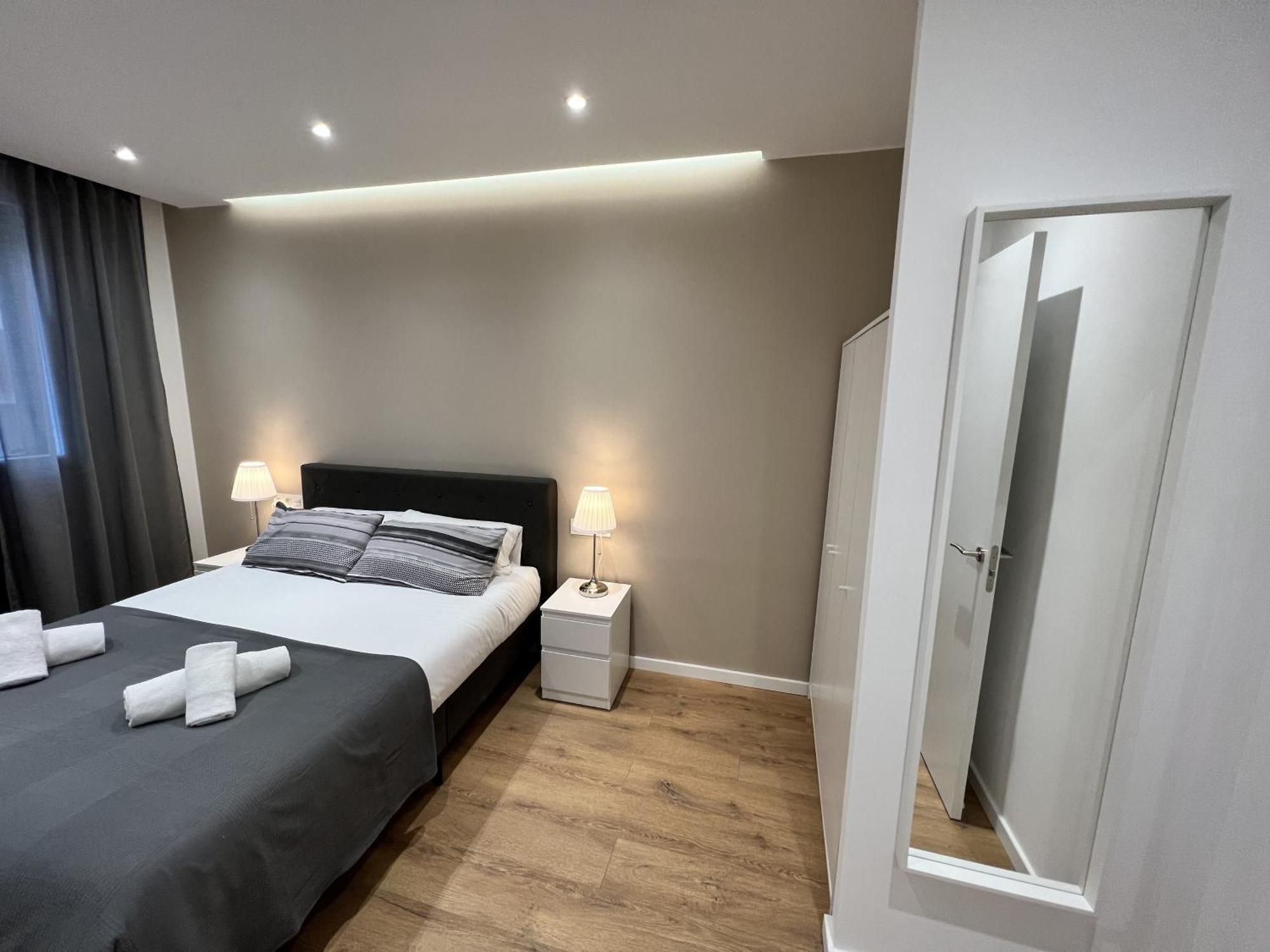 Apartamenticos Plaza Las Armas III Сарагоса Екстериор снимка