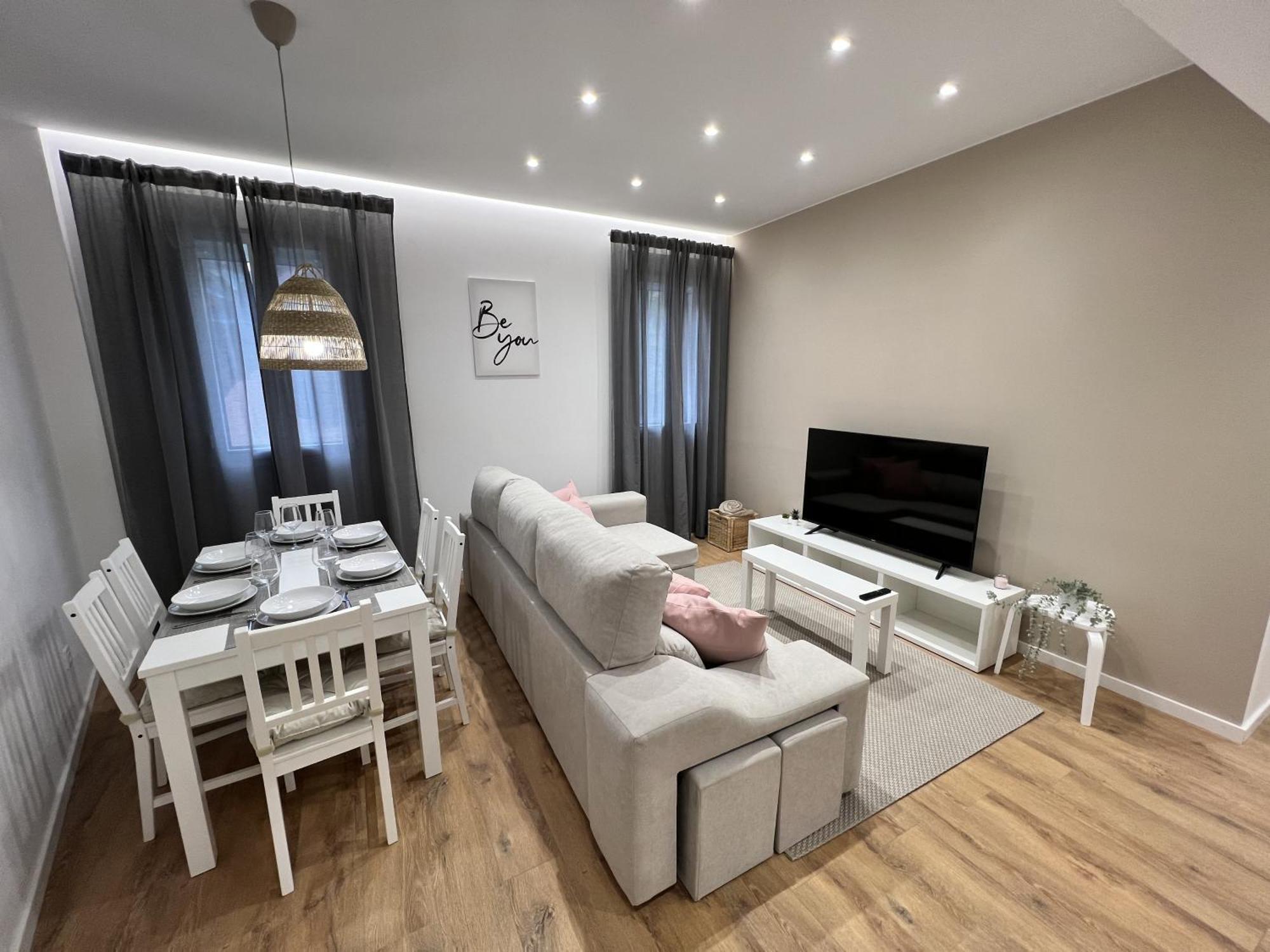 Apartamenticos Plaza Las Armas III Сарагоса Екстериор снимка
