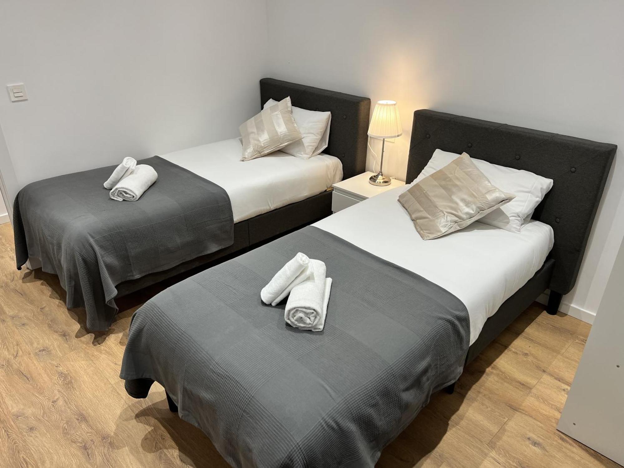 Apartamenticos Plaza Las Armas III Сарагоса Екстериор снимка